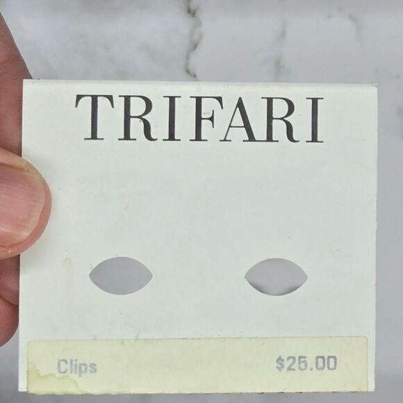 NWT Trifari Black & Clear Gem Circle Clip-On Earrings - Picture 5 of 10